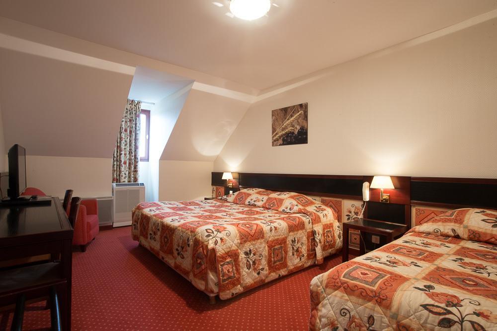 Hostellerie St Vincent Нюї-Сен-Жорж Номер фото