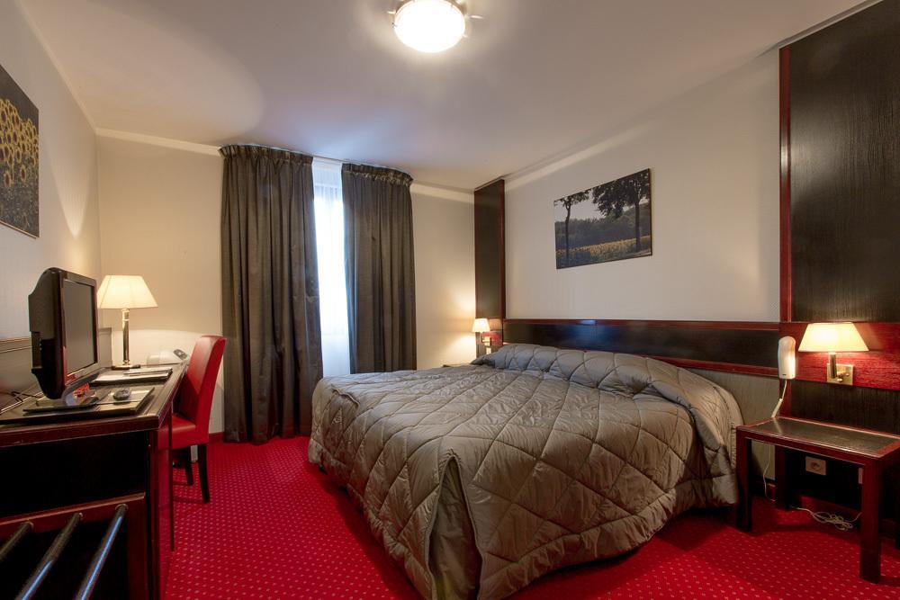 Hostellerie St Vincent Нюї-Сен-Жорж Номер фото